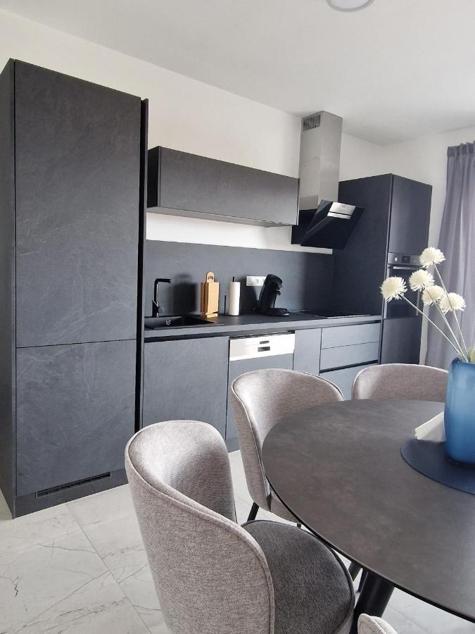 Deluxe Apartment Mila Нин Екстериор снимка